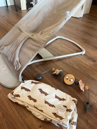 Hamaca Bebé BabyBjörn + funda Minicoton + juguete