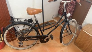 Bicicleta de paseo negra