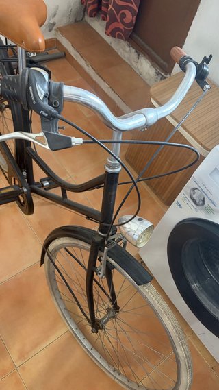Bicicleta de paseo negra