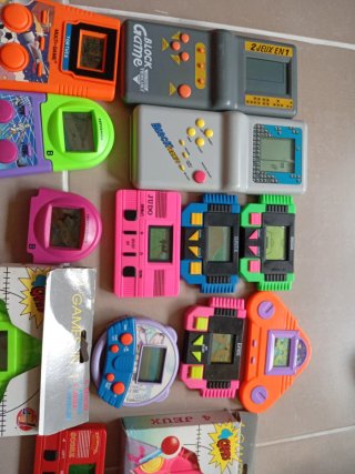 Lote de 13 maquinitas de videojuegos retro