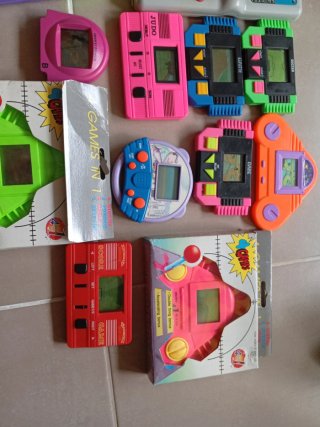Lote de 13 maquinitas de videojuegos retro