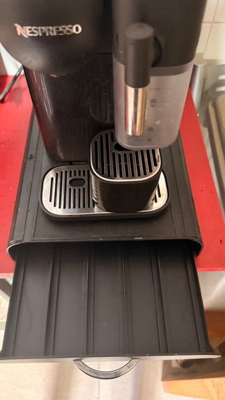 Cafetera Nespresso DeLonghi + Cajón Cápsulas