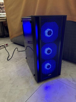 PC Gaming con luces LED azules