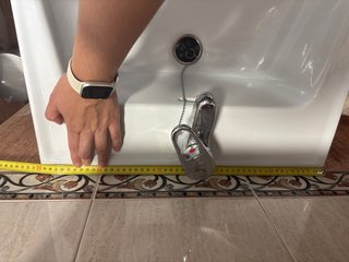 Lavabo de 50x40cm. Pie del lavabo 65cm