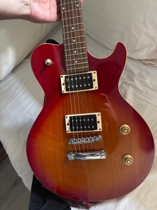 Guitarra Eléctrica Les Paul + faja