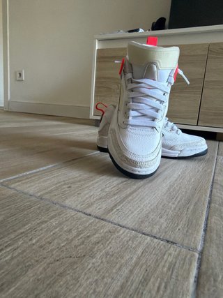 Jordan Rojas y Blancas