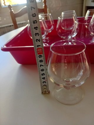 11 copas de coñac pequeñas