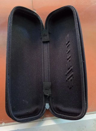 Funda Gafas Arnette Semi-Rigida Negra Cremallera