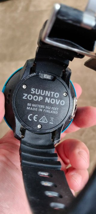 Ordenador de buceo y brújula