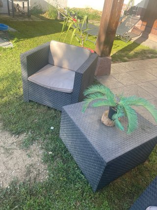 Conjunto jardín: 2 sillas y mesa ratán
