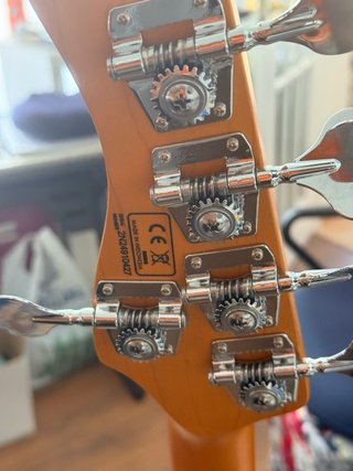 Bajo 5 cuerdas Marcus Miller Z3