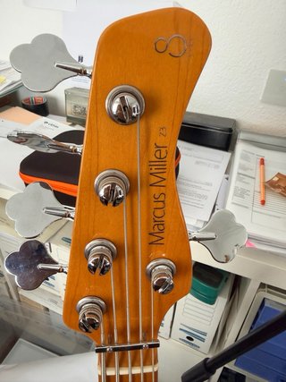 Bajo 5 cuerdas Marcus Miller Z3