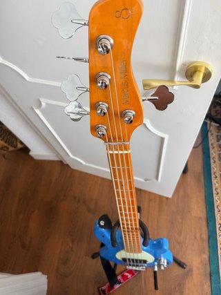 Bajo 5 cuerdas Marcus Miller Z3