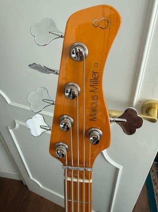 Bajo 5 cuerdas Marcus Miller Z3