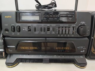 Radio Cassette Sanyo Bassurround