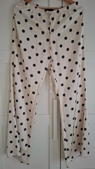 Zara Pantalón satinado lunares