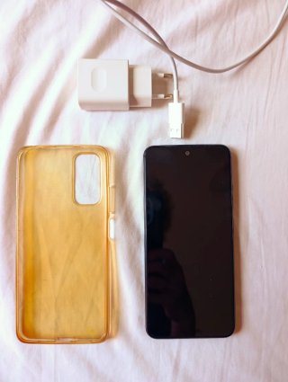 Xiaomi Redmi Note 11 Negro + Funda Amarilla