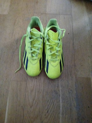 Zapatillas de fútbol Adidas amarillas