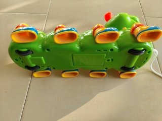 Oruga de arrastre musical para niños