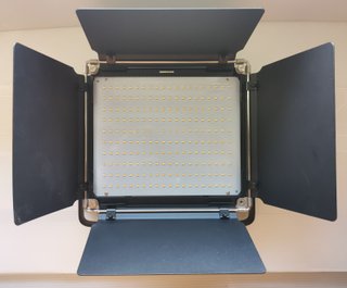 Vendo foco led Neewer P200-2.4G