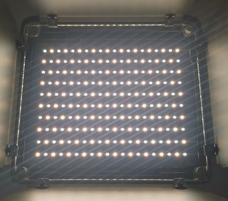 Vendo foco led Neewer P200-2.4G