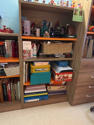 Muebles de oficina: escritorio y cajonera no.