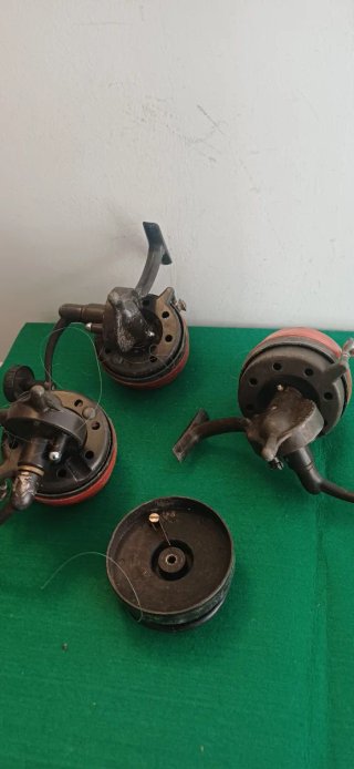 Lote 4 carretes pesca antigua Sagarra SUPER