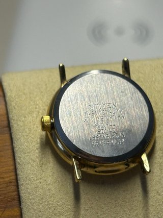 Reloj Citizen Mujer Dorado y Blanco