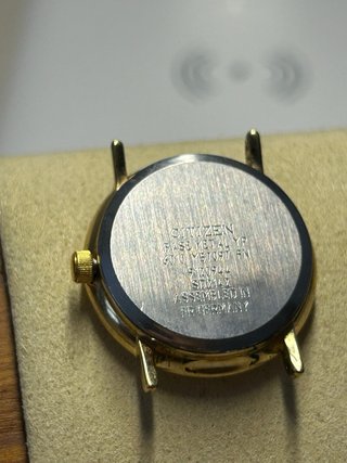 Reloj Citizen Mujer Dorado y Blanco