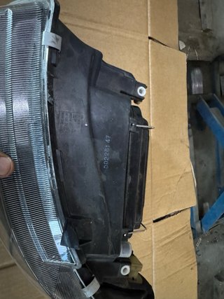 Farol Esquerdo Seat Leon 1M (Apoios Partidos)