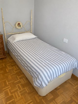 2 Cabeceros de cama individual beige con flores