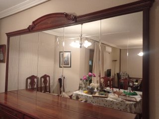 Sillas de madera con asiento tapizado