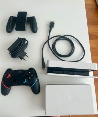 Nintendo Switch OLED Bianca