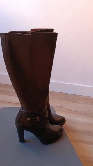 Botas altas NeroGiardini piel T.36 tacón 9cm