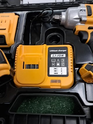 Avvitatore a impulsi 88V con doppia batteria