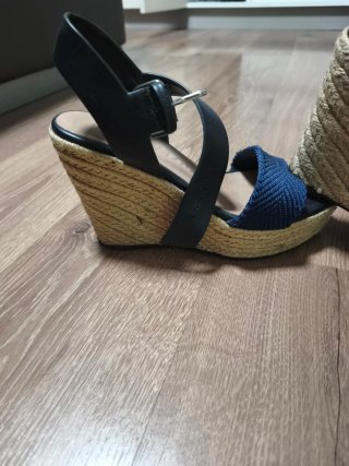 Sandalias Bimba y Lola Plataforma Azul Marino
