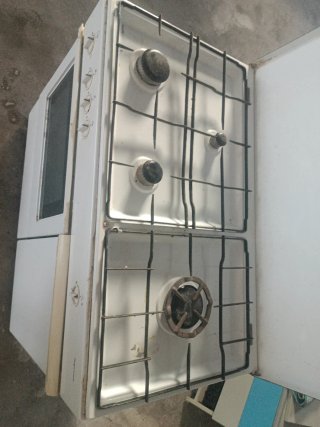 Cocina de gas con horno 90€