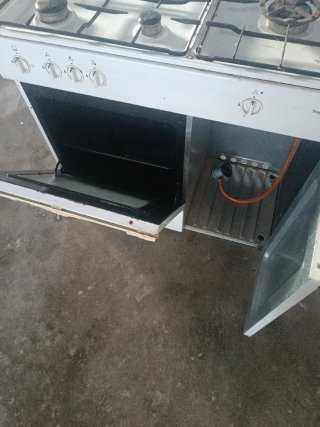 Cocina de gas con horno 90€