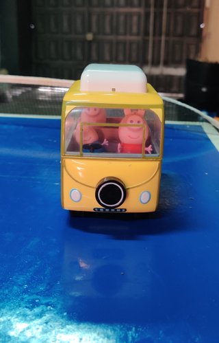 Autocaravana Peppa Pig con 5 figuras