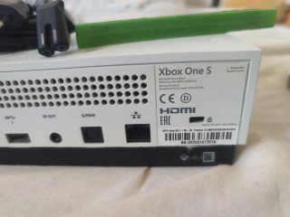 Xbox One S Blanca + 2 Juegos