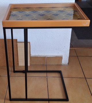 Mesita auxiliar con diseño Art Déco