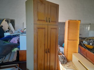 Armario de madera para baño o cocina