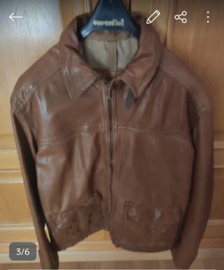 Cazadora de cuero marrón.Marca Massimo Dutti