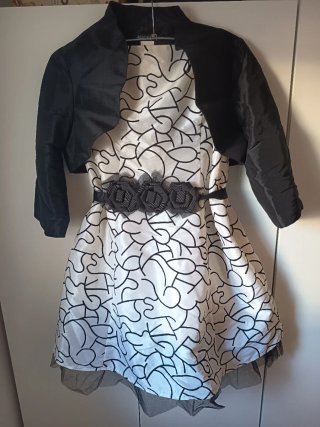 Vestido invitada boda negro y blanco