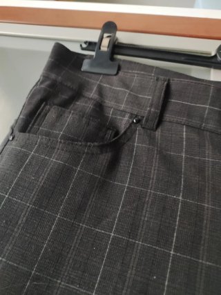 Pantaloni Stradivarius a quadri grigio antracite
