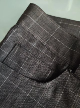 Pantaloni Stradivarius a quadri grigio antracite