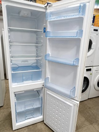 Frigorífico Beko 55cm Alto 179cm