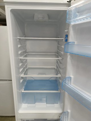 Frigorífico Beko 55cm Alto 179cm