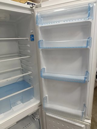 Frigorífico Beko 55cm Alto 179cm