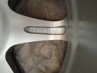Llantas JR3 17x8 ET35 5x100 Nuevas son 5 llantas.